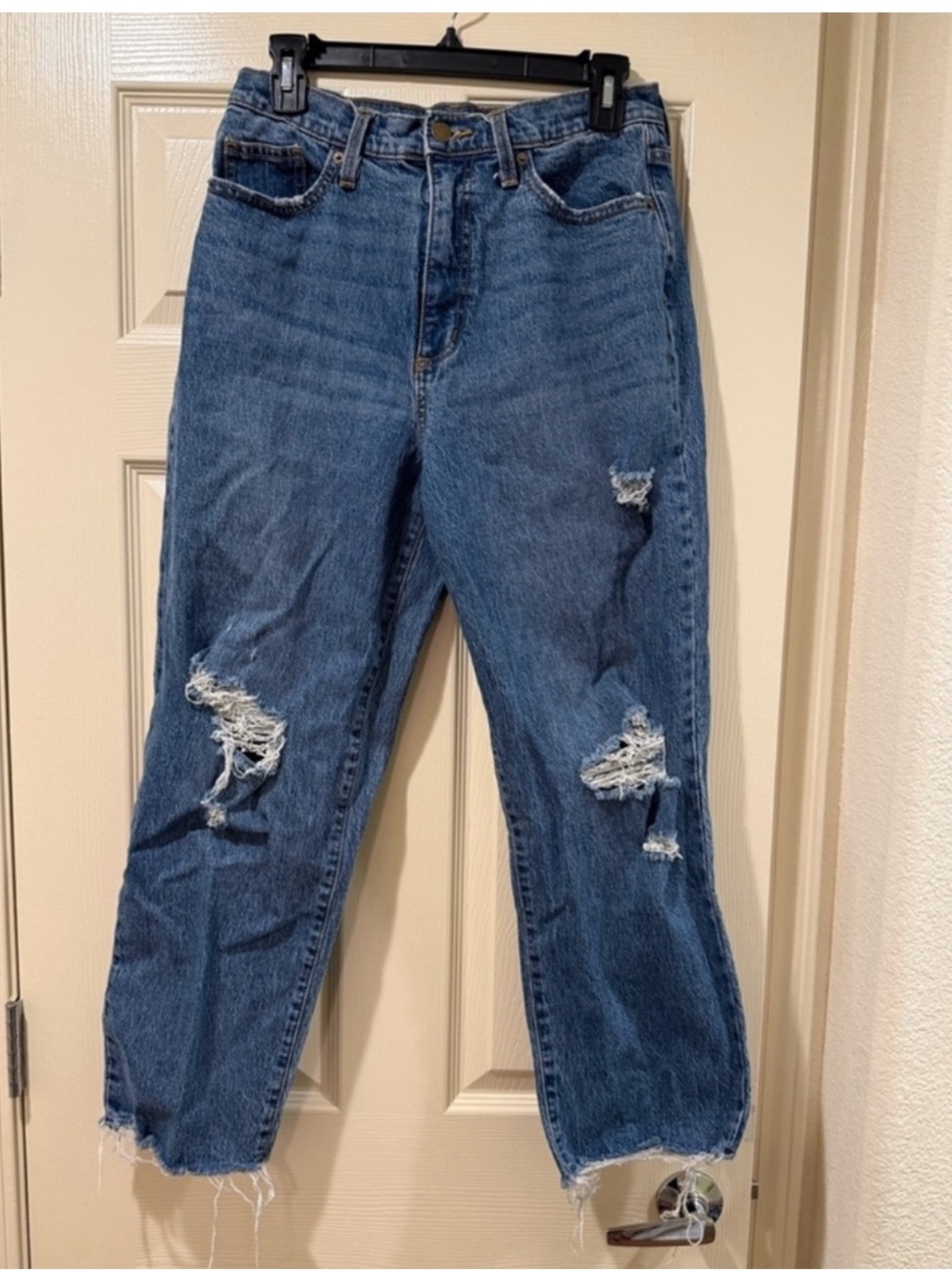 Universal Thread Vintage Straight-Leg Jeans Blue Distressed Relaxed Fit Size 10